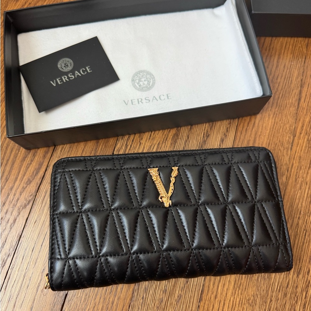 Versace Black Quilted Wallet!